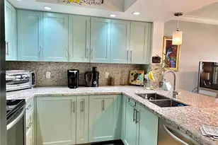 13800 SW 5th Ct, Pembroke Pines, FL 33027 - Photo 8