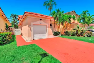 2240 NE 37th Rd, Homestead, FL 33033 - Photo 2