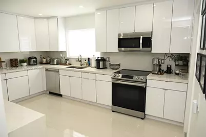 850 W 51st Pl, Hialeah, FL 33012 - Photo 12