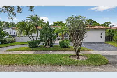 20610 NE 22nd Ct, Miami, FL 33180 - Photo 4