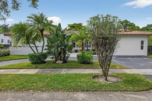 20610 NE 22nd Ct, Miami, FL 33180 - Photo 4