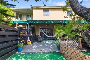8210 NW 10th St, Miami, FL 33126 - Photo 24