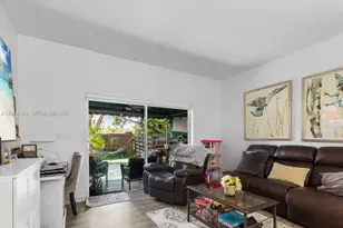 8210 NW 10th St, Miami, FL 33126 - Photo 16