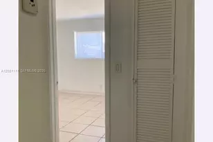 401 SW 8th St, Hallandale Beach, FL 33009 - Photo 12