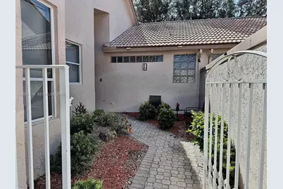 8976 Shoal Creek Ln #8976, Boynton Beach, FL 33472 - Photo 2