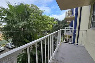 4550 NW 9th St, Miami, FL 33126 - Photo 12