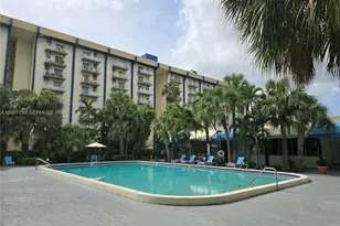 4550 NW 9th St, Miami, FL 33126 - Photo 18