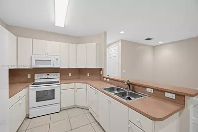 627 NE 35th Ave, Homestead, FL 33033 - Photo 6