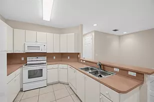 627 NE 35th Ave, Homestead, FL 33033 - Photo 6