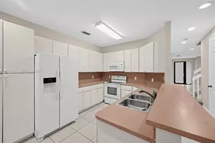 627 NE 35th Ave, Homestead, FL 33033 - Photo 8