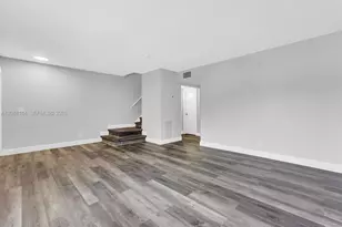 7402 NW 75th St, Tamarac, FL 33321 - Photo 12