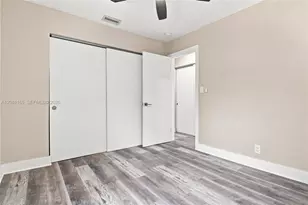 1621 NE 25th St, Wilton Manors, FL 33305 - Photo 12