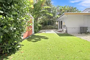 1621 NE 25th St, Wilton Manors, FL 33305 - Photo 22
