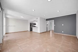 9133 Fontainebleau Blvd, Miami, FL 33172 - Photo 10