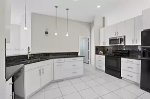 13171 NW 19th St, Pembroke Pines, FL 33028 - Photo 10