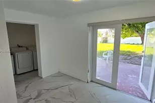 12140 SW 218th St, Miami, FL 33170 - Photo 6