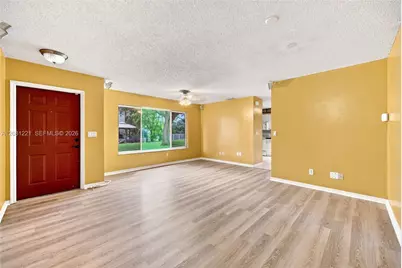 1533 W Harmony Lake Cir, Davie, FL 33324 - Photo 2