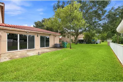 1533 W Harmony Lake Cir, Davie, FL 33324 - Photo 22