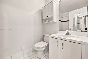 1533 W Harmony Lake Cir, Davie, FL 33324 - Photo 14