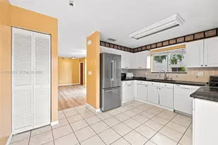 1533 W Harmony Lake Cir, Davie, FL 33324 - Photo 6
