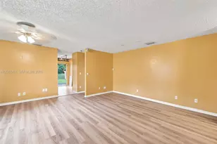 1533 W Harmony Lake Cir, Davie, FL 33324 - Photo 4