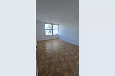 2899 Collins Ave #1005, Miami Beach, FL 33140 - Photo 2