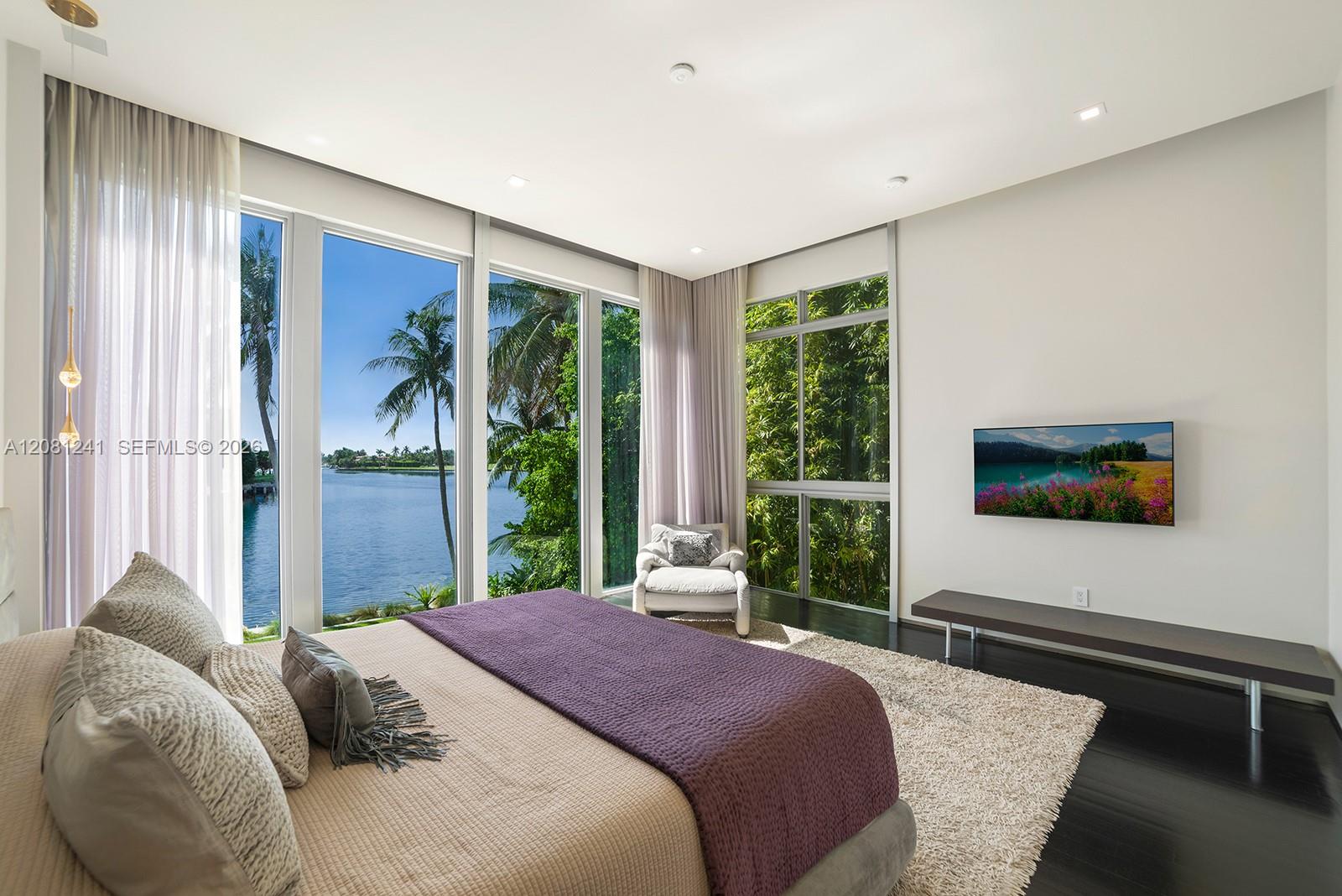 Thumbnail 12