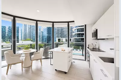 55 SW 9th St #1001, Miami, FL 33130 - Photo 8