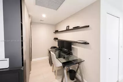 55 SW 9th St #1001, Miami, FL 33130 - Photo 22