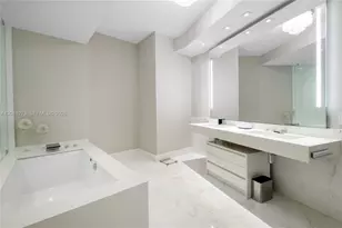 18555 Collins Ave, Sunny Isles Beach, FL 33160 - Photo 14
