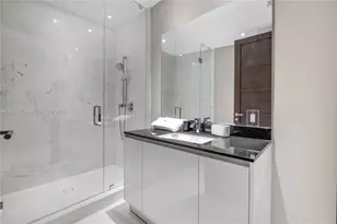 18555 Collins Ave, Sunny Isles Beach, FL 33160 - Photo 24