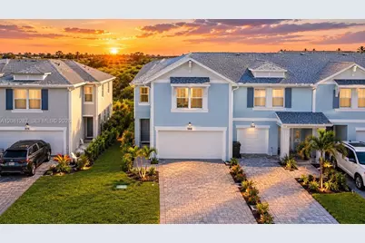 568 Salisbury Cir #568, Fort Pierce, FL 34982 - Photo 2