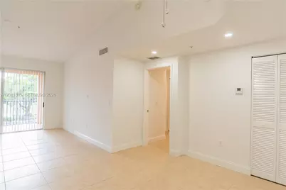 7920 N Nob Hill Rd #305, Tamarac, FL 33321 - Photo 4