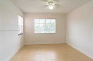 7920 N Nob Hill Rd, Tamarac, FL 33321 - Photo 8