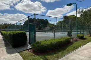 300 Gardens Dr, Pompano Beach, FL 33069 - Photo 8