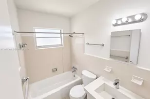 315 NW 32nd St, Oakland Park, FL 33309 - Photo 6