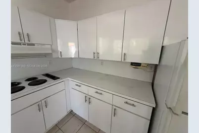 3500 NW 16th Ter, Miami, FL 33125 - Photo 10