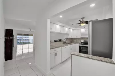 170 SE 5th Ave #405, Dania Beach, FL 33004 - Photo 2