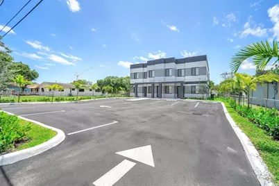 309 NW 7th Ct #1, Hallandale Beach, FL 33009 - Photo 16