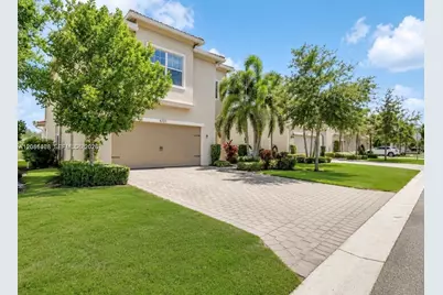4729 Greenway Dr, Hollywood, FL 33021 - Photo 2