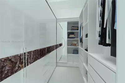 185 SW 7th St #4412, Miami, FL 33130 - Photo 10