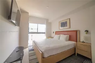 11 NE 6th, Miami, FL 33132 - Photo 8