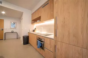 11 NE 6th, Miami, FL 33132 - Photo 2