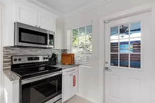 1075 NE 12th Ave, Homestead, FL 33030 - Photo 10