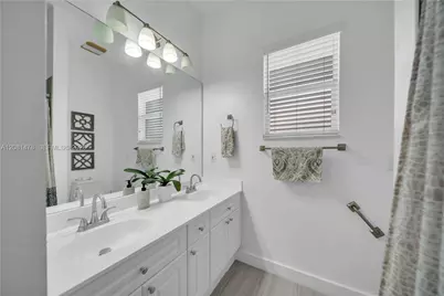 11142 Lakeland Cir, Other City - In The State Of Florida, FL 33913 - Photo 22