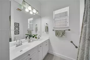 11142 Lakeland Cir, Other City - In The State Of Florida, FL 33913 - Photo 22