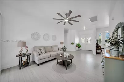 11142 Lakeland Cir, Other City - In The State Of Florida, FL 33913 - Photo 8