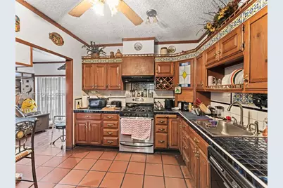 4850 NW 6th St, Miami, FL 33126 - Photo 10