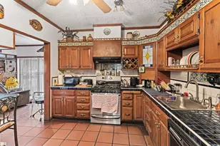 4850 NW 6th St, Miami, FL 33126 - Photo 10