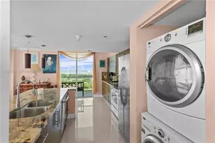 5900 Collins Ave, Miami Beach, FL 33140 - Photo 10